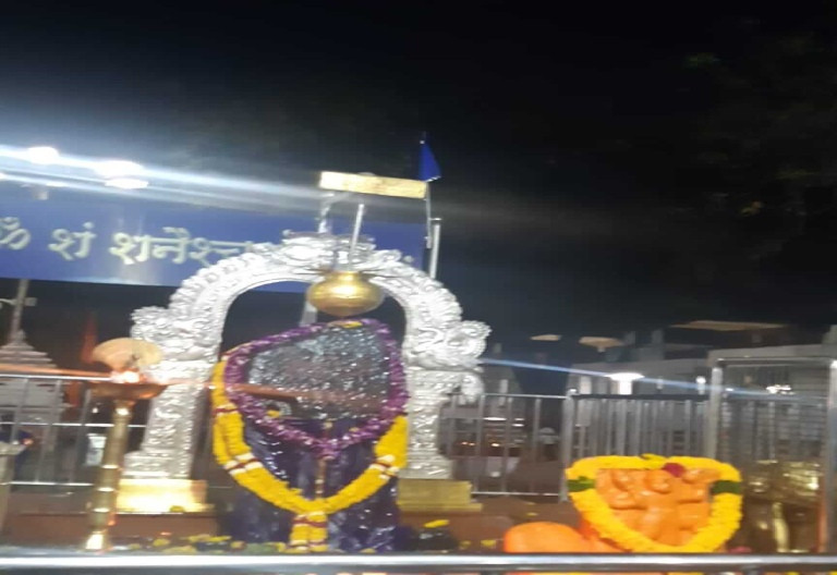 Shani Shignapure Temple, Maharashtra